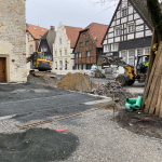 Die Arbeiten am Kirchplatz wurden fortgesetzt.