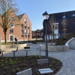 Neugestalteter Büchereivorplatz