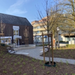 Neugestalteter Büchereivorplatz